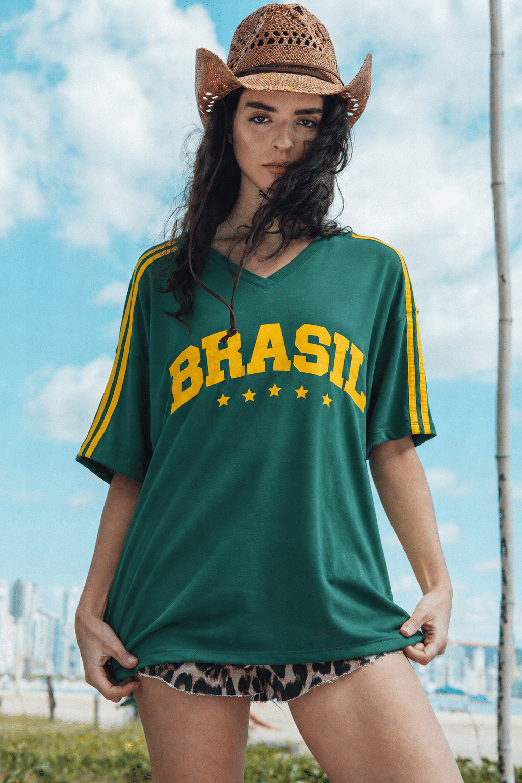CAMISETA T-SHIRT DECOTE V BRASIL VERDE CAMISETA T-SHIRT DECOTE V BRASIL VERDE