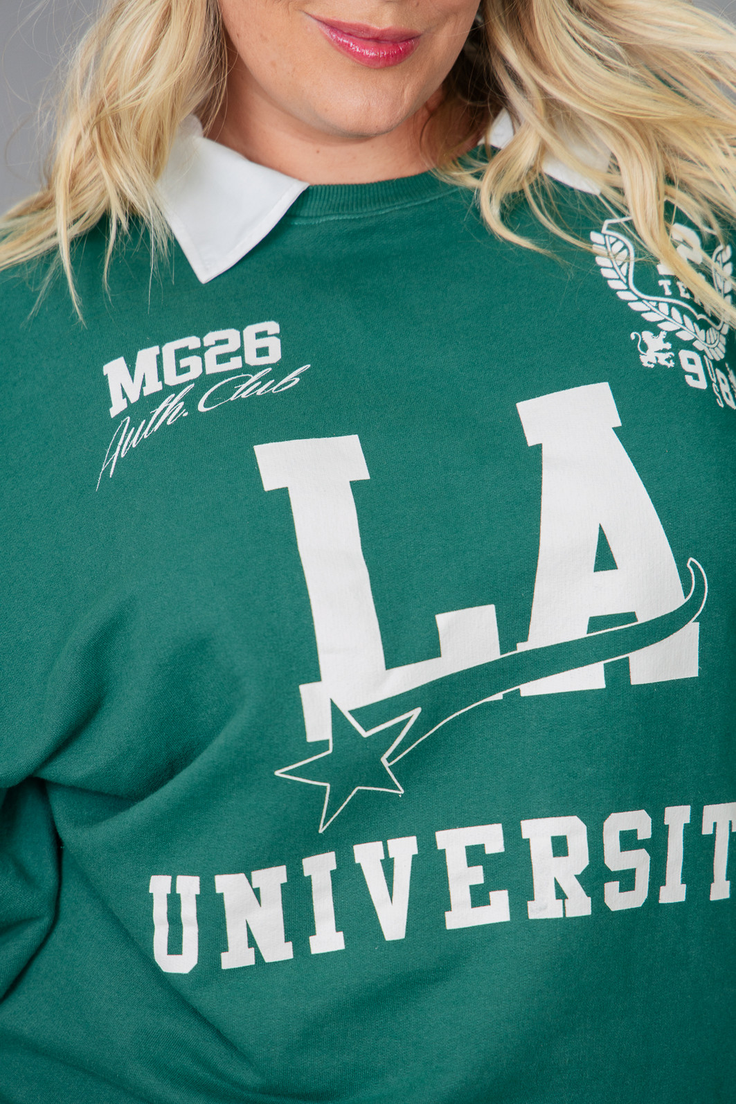 CASACO DE MOLETOM OVERSIZED VERDE UNIVERSITY CASACO DE MOLETOM OVERSIZED VERDE UNIVERSITY