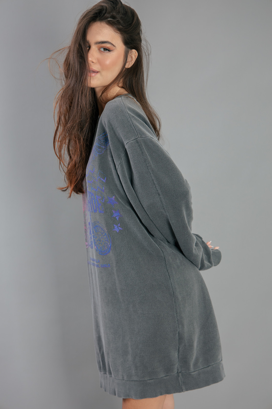 VESTIDO DE MOLETOM CHUMBO BORN TO RIDE VESTIDO DE MOLETOM CHUMBO BORN TO RIDE