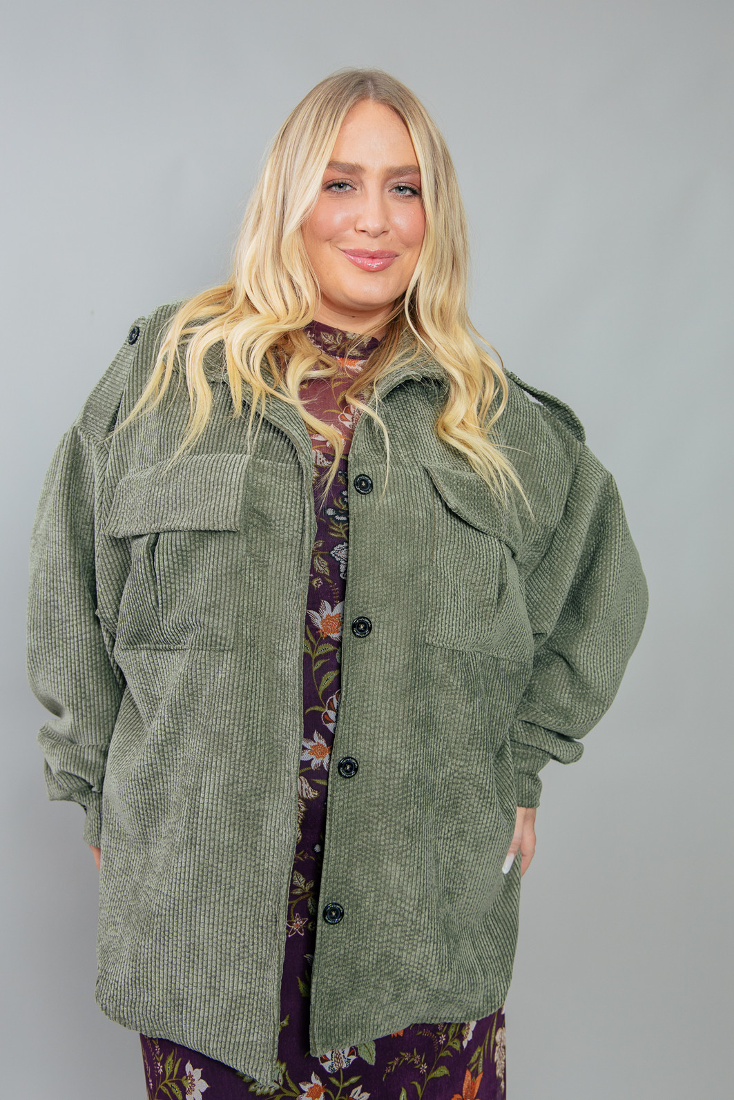 JAQUETA OVERSIZED DE COTELÊ VERDE