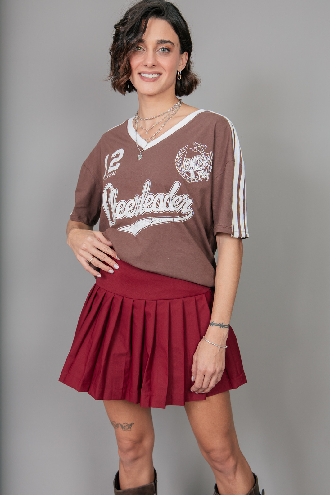 SHORT SAIA BORDÔ COM PREGAS