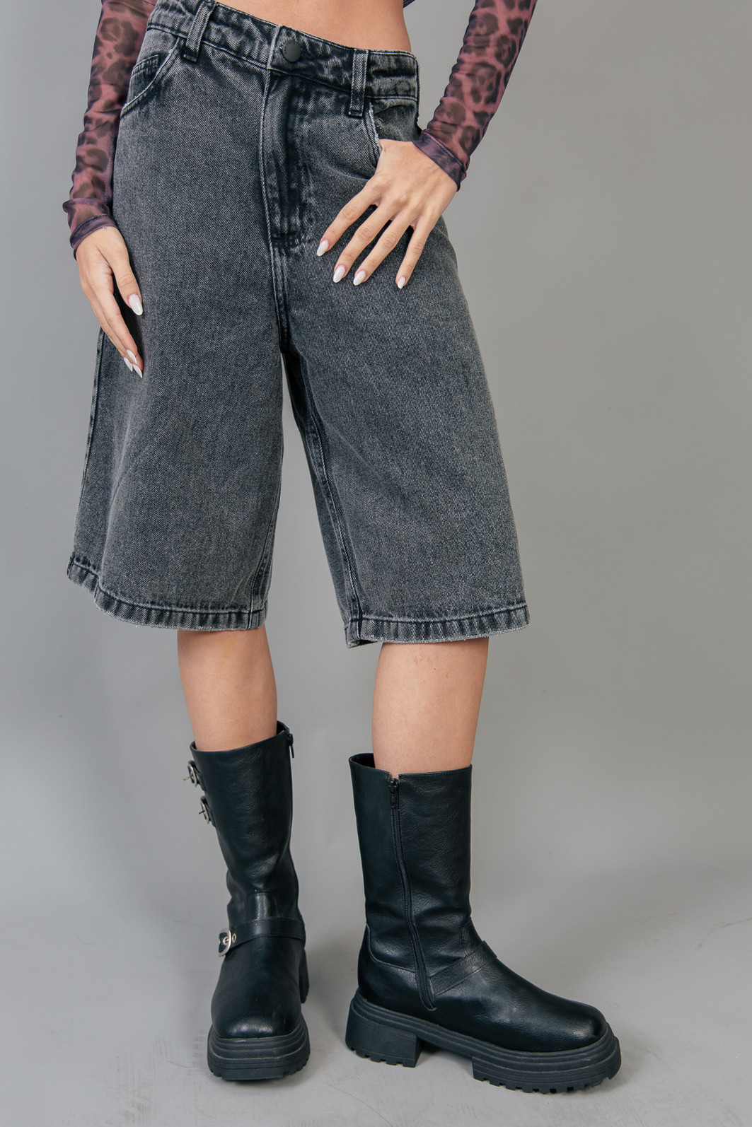 BERMUDA JORTS DE SARJA PRETA BERMUDA JORTS DE SARJA PRETA