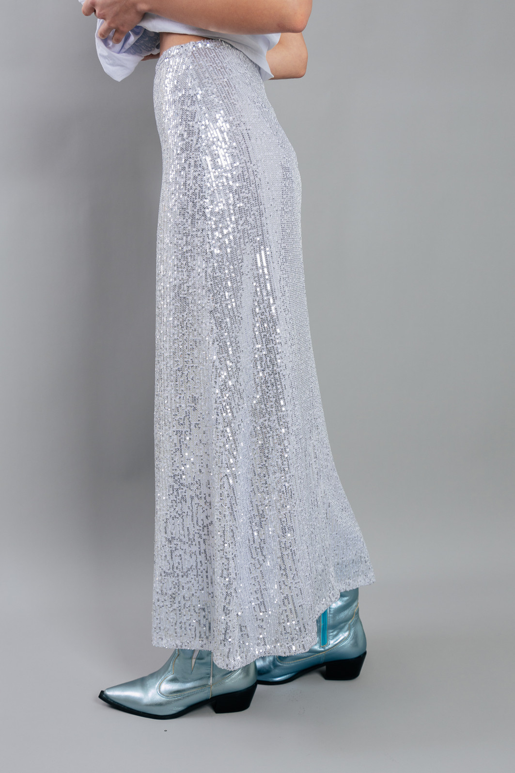 SAIA MIDI DE PAETÊ PRATA MILÃO SAIA MIDI DE PAETÊ PRATA MILÃO