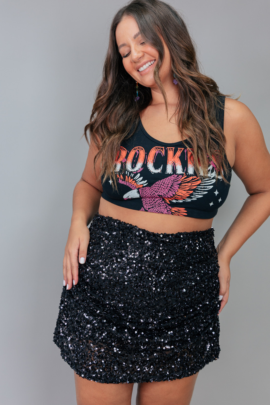 SHORT SAIA COM FRANZIDO DE PAETÊ PRETO