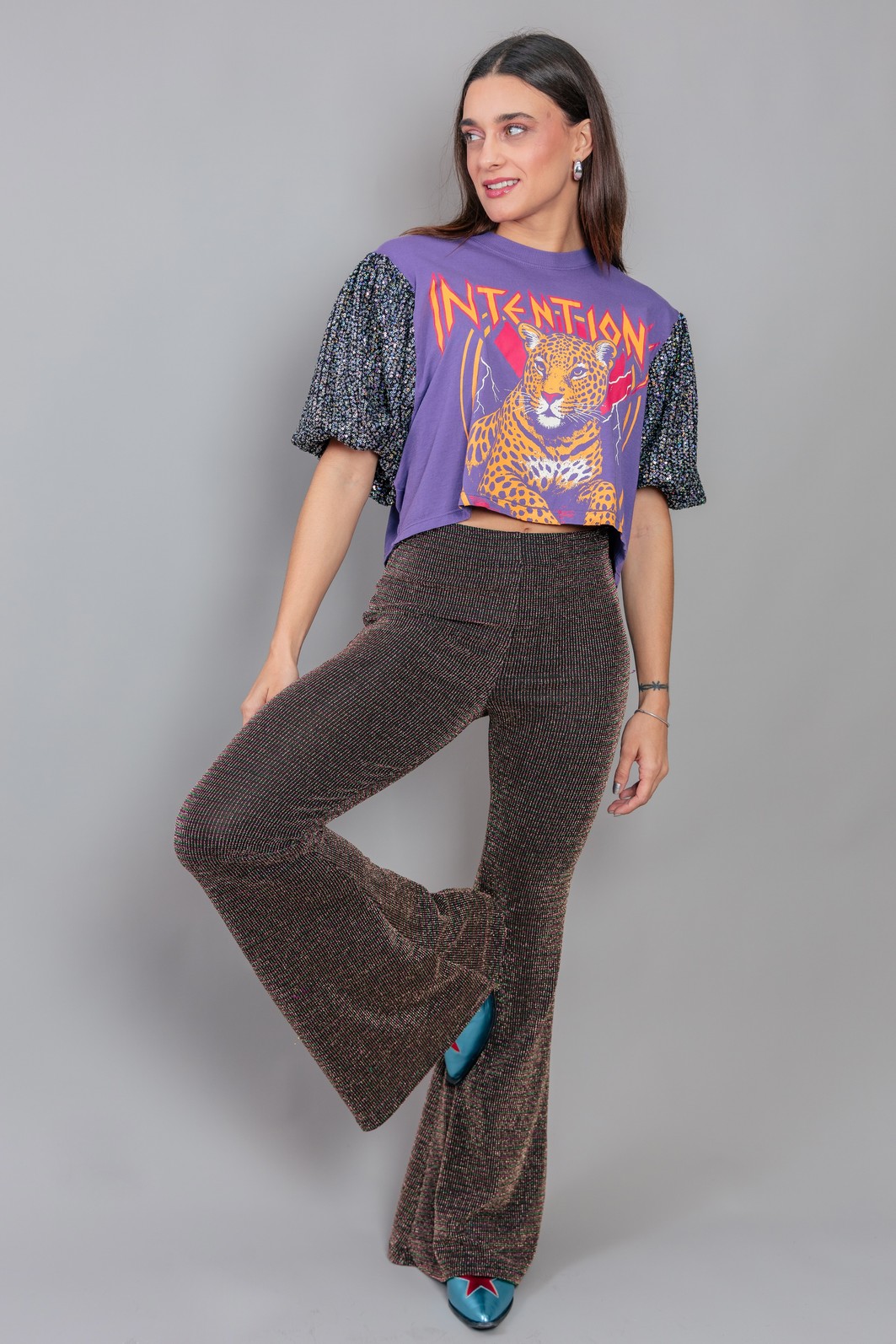 CALÇA FLARE CINTURA ALTA PRETA COM LUREX MULTICOLORIDO CALÇA FLARE CINTURA ALTA PRETA COM LUREX MULTICOLORIDO