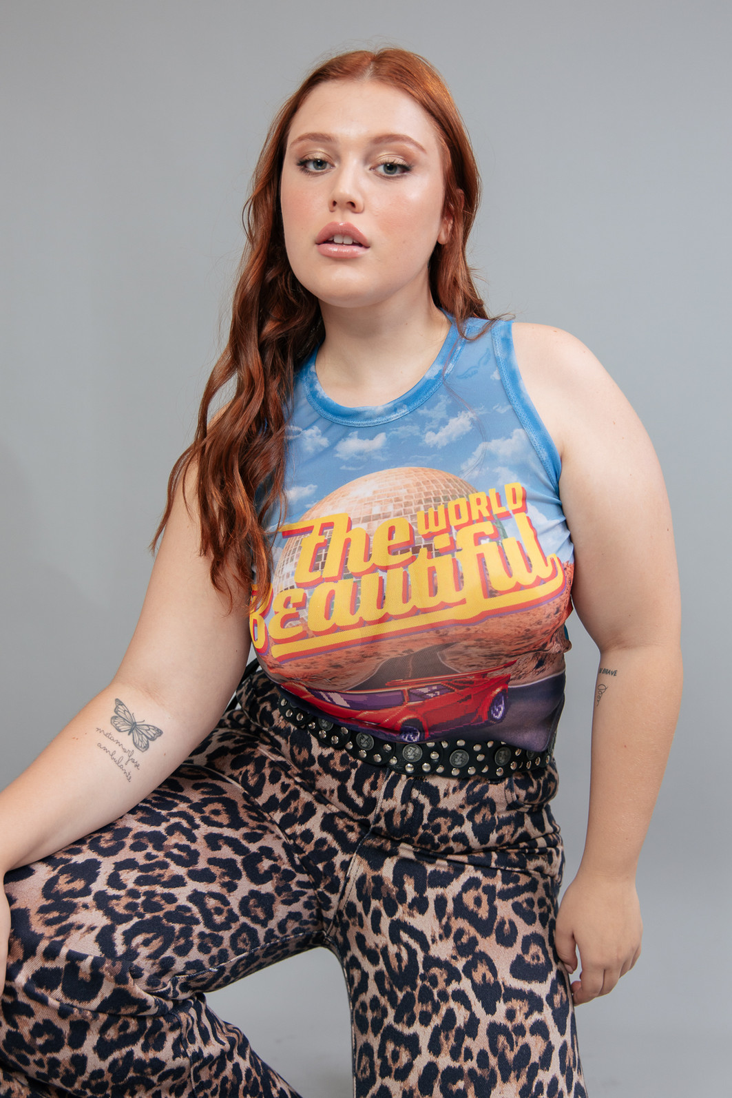 BLUSA REGATA DE TULE ESTAMPADA THE WORLD