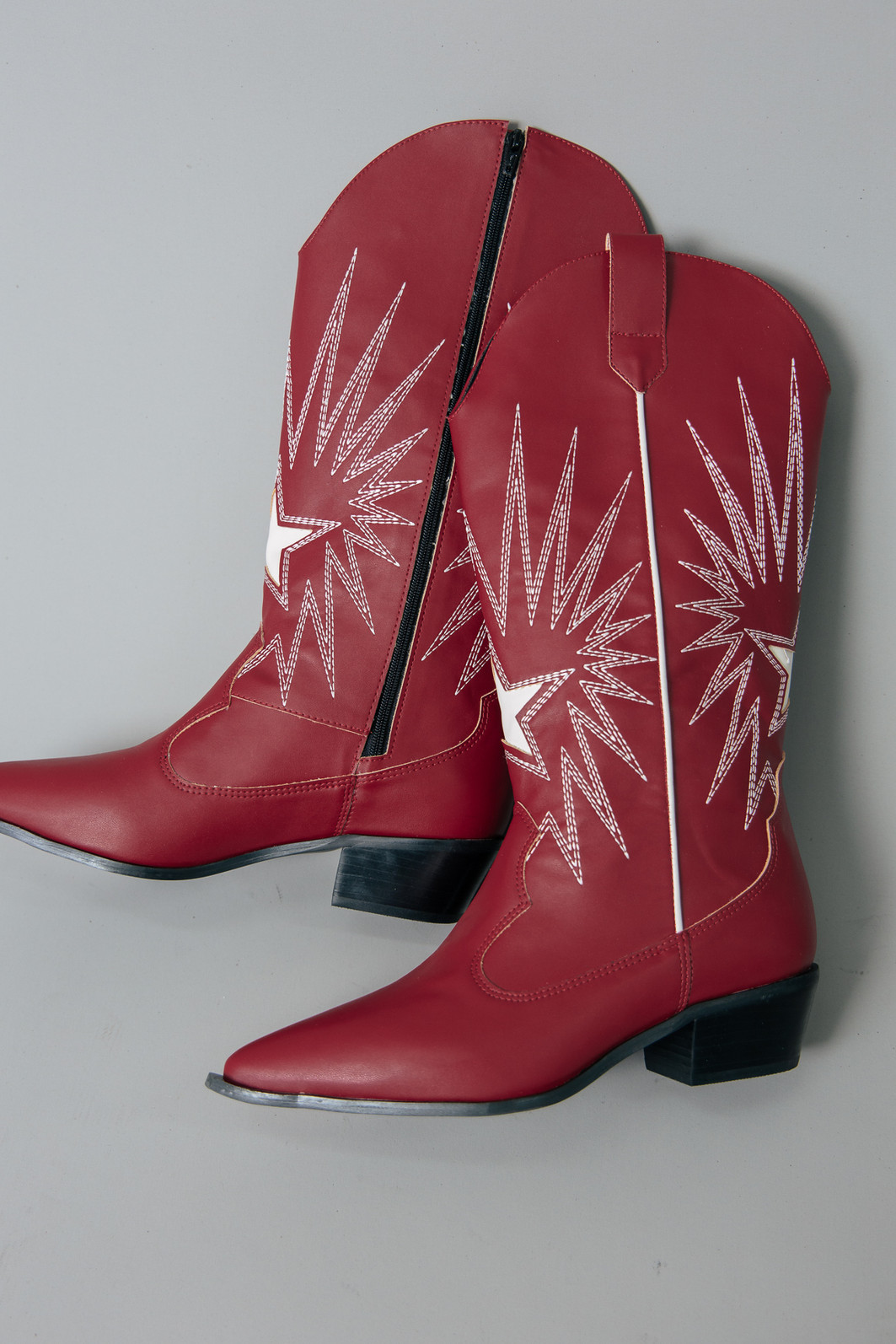 BOTA WESTERN BORDADA SPARKLE VERMELHA BOTA WESTERN BORDADA SPARKLE VERMELHA