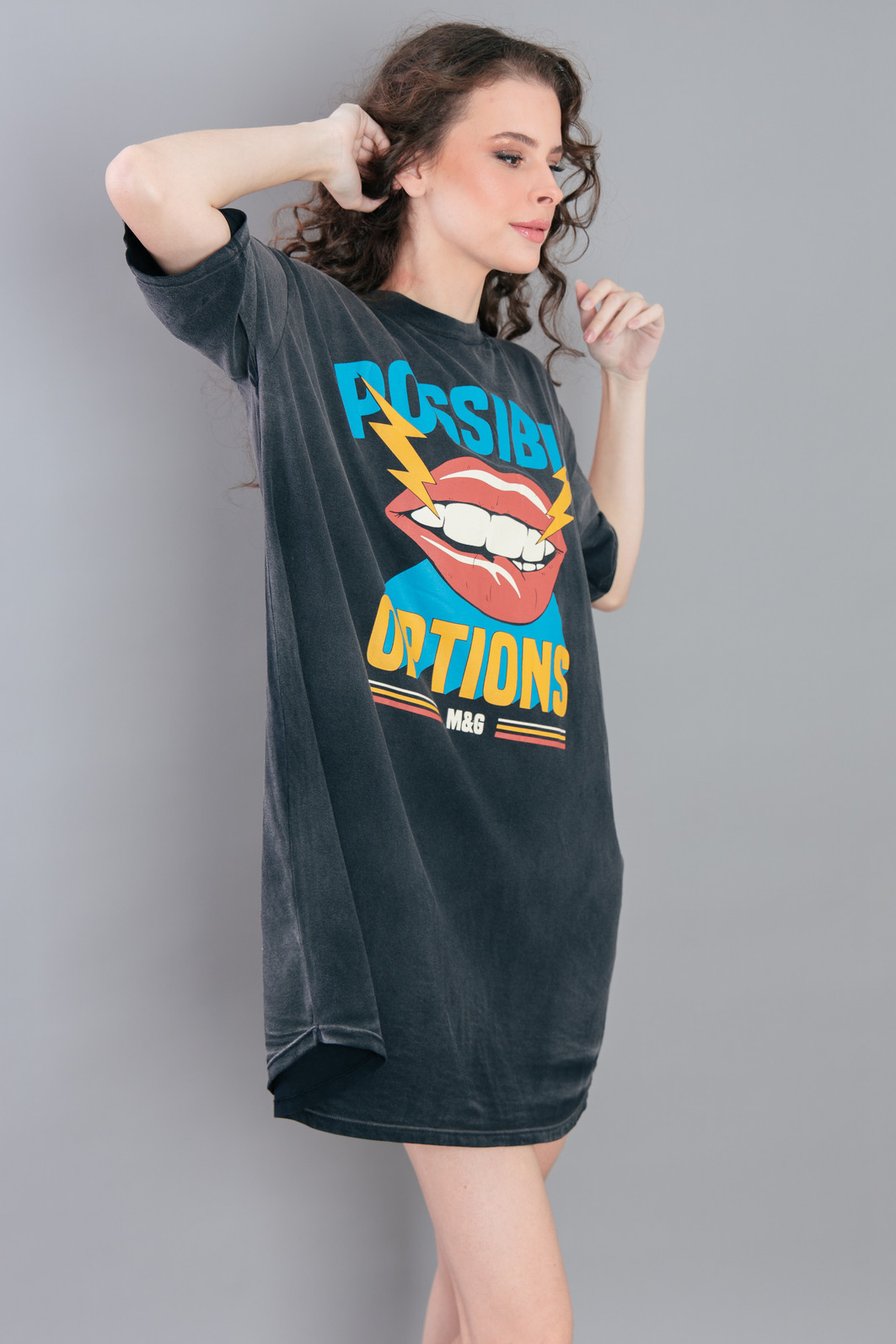 VESTIDO AMPLO COM PREGA COSTAS PRETO MARMORIZADO POSSIBLE VESTIDO AMPLO COM PREGA COSTAS PRETO MARMORIZADO POSSIBLE