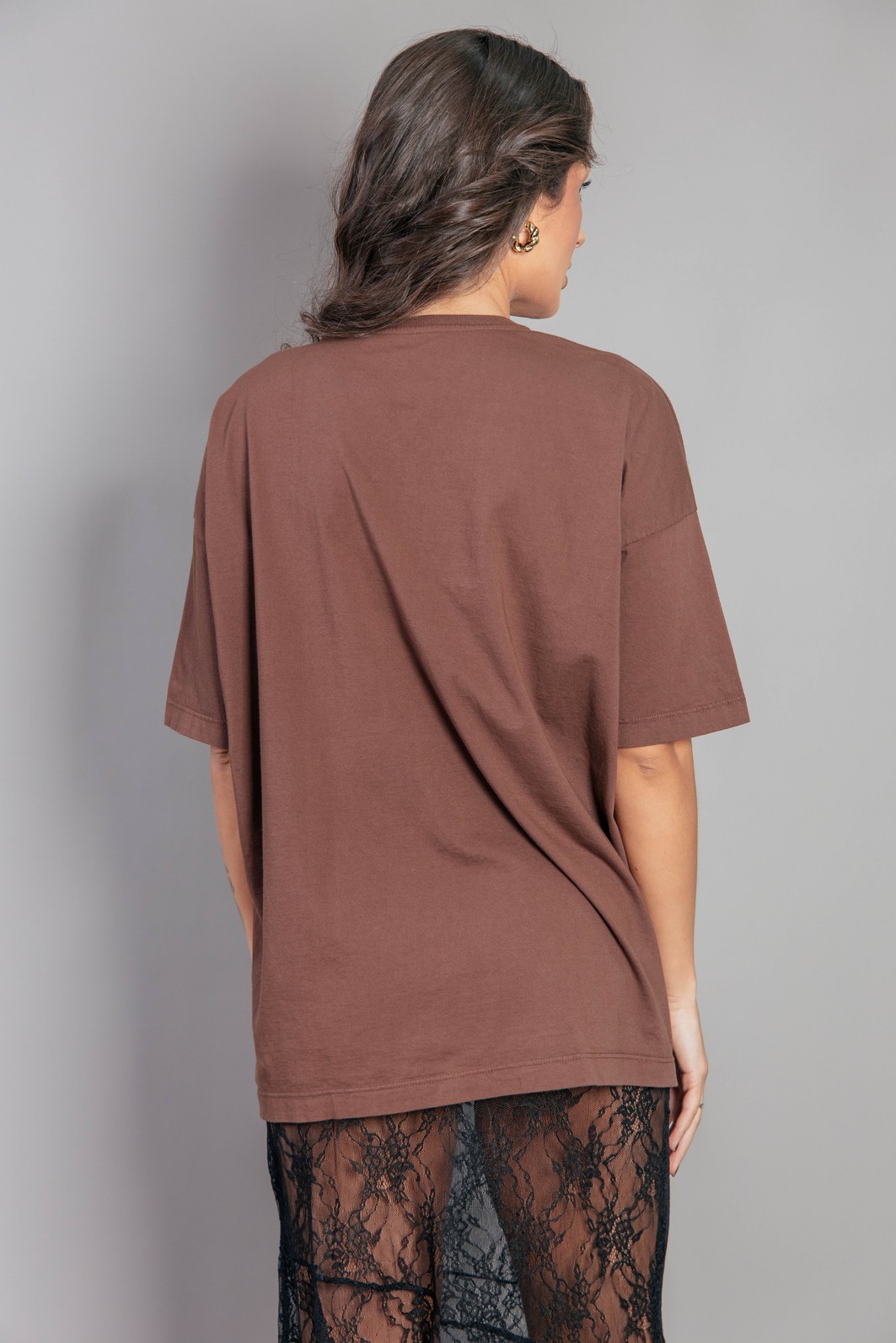 KIT 3 CAMISETAS BÁSICAS OVERSIZED
