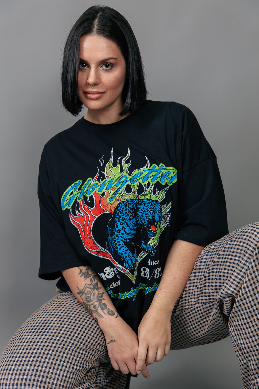 T-SHIRT OVERSIZED PRETA GLOWGETTER