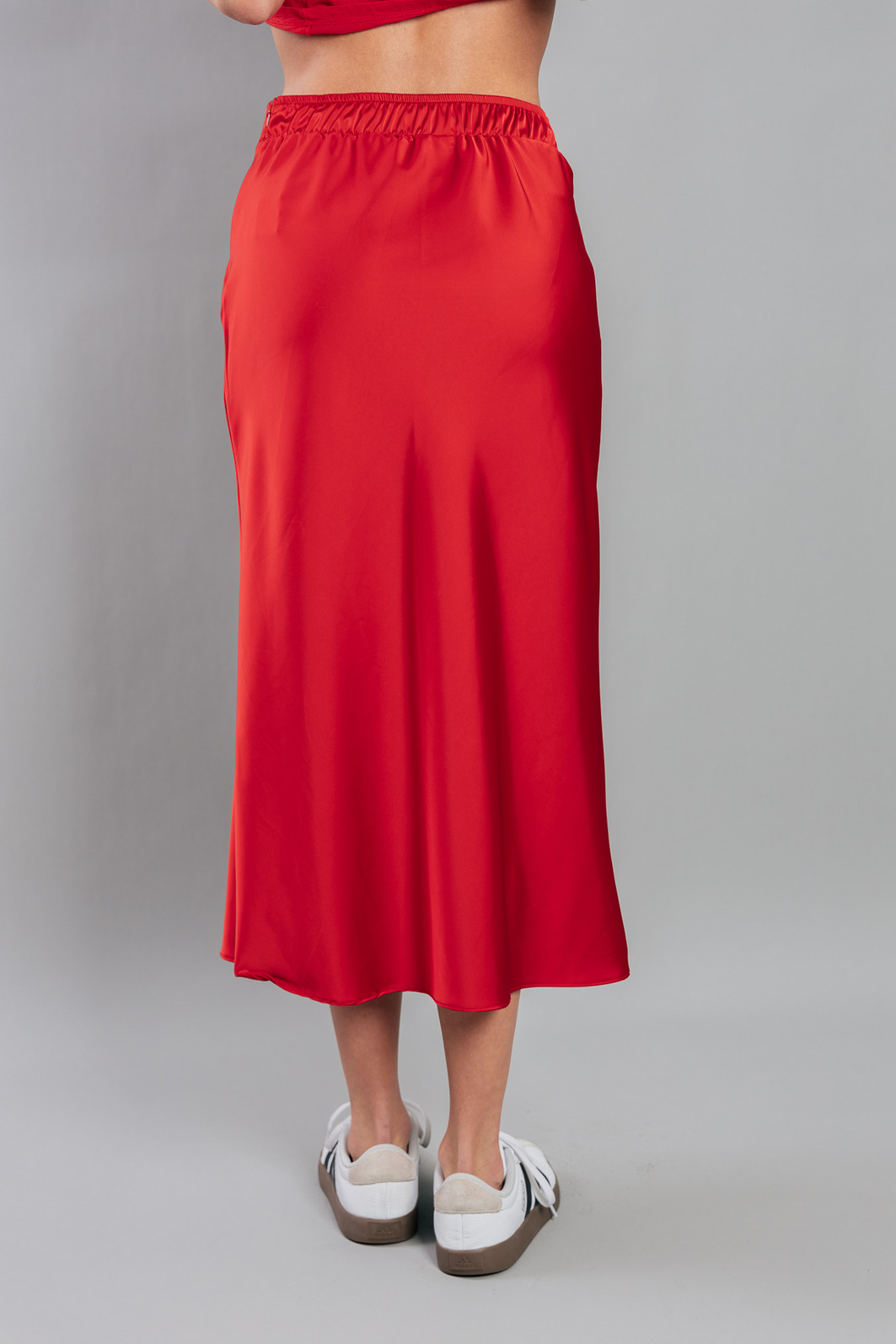 SAIA MIDI DE CETIM SEM FORRO CEREJA SAIA MIDI DE CETIM SEM FORRO CEREJA