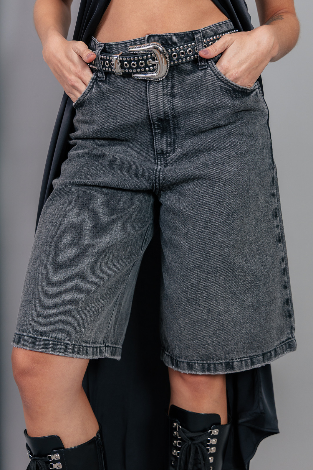 BERMUDA JORTS DE SARJA PRETA