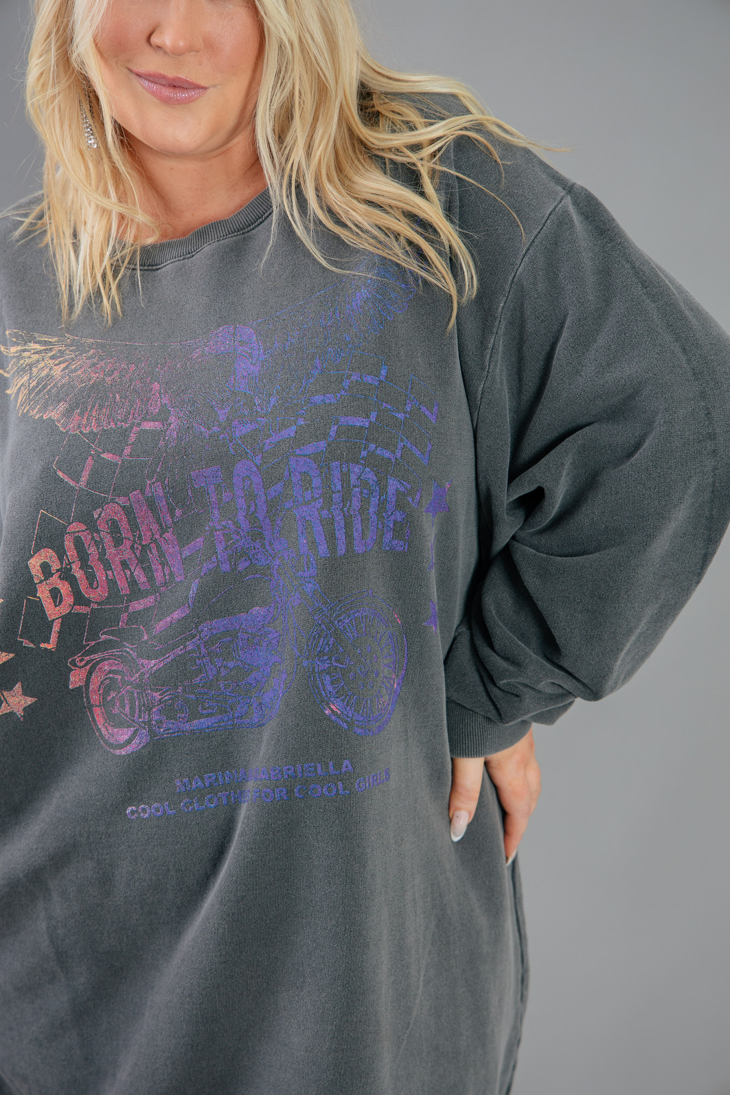 VESTIDO DE MOLETOM CHUMBO BORN TO RIDE VESTIDO DE MOLETOM CHUMBO BORN TO RIDE