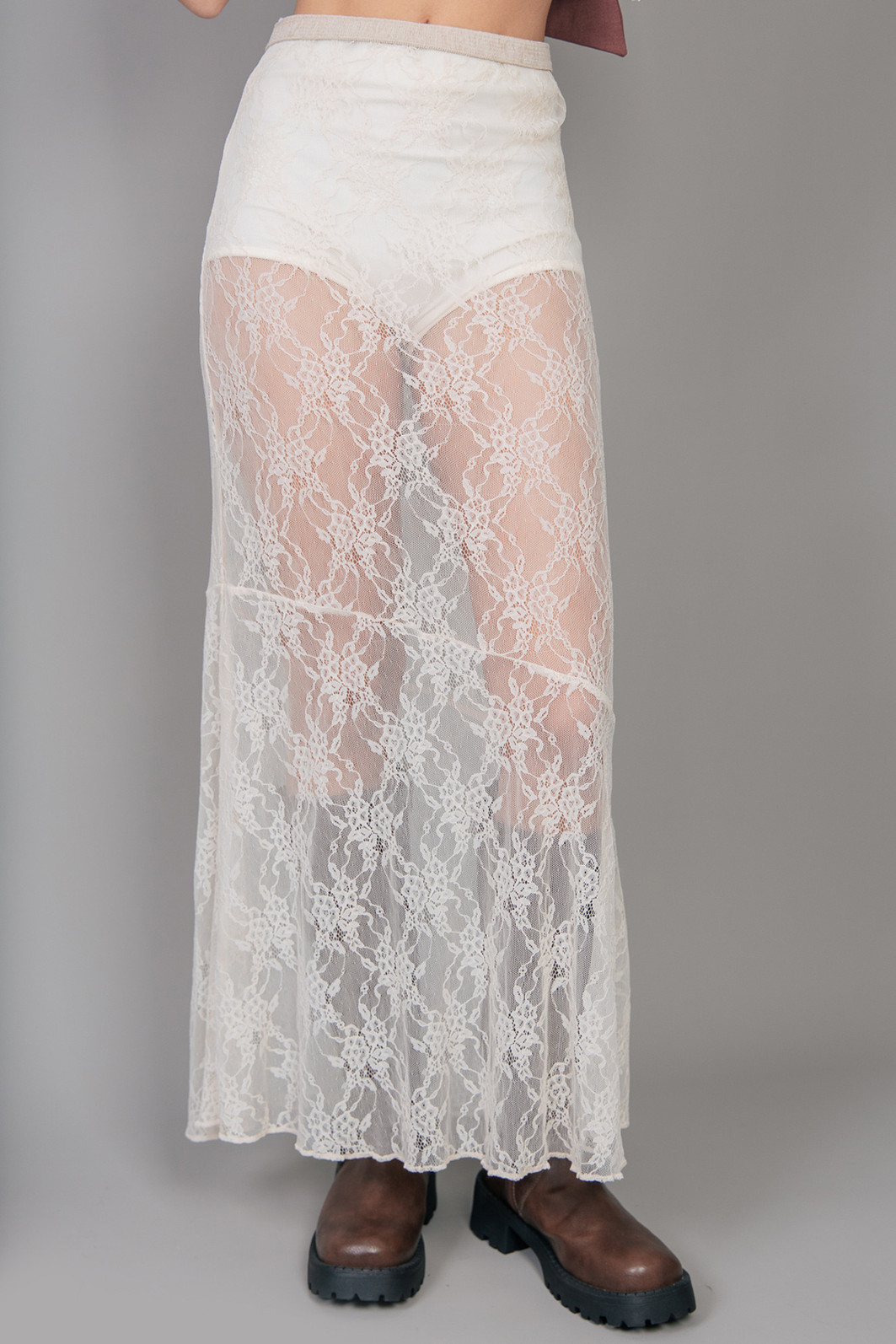 SAIA DE RENDA MIDI SEM FORRO OFF