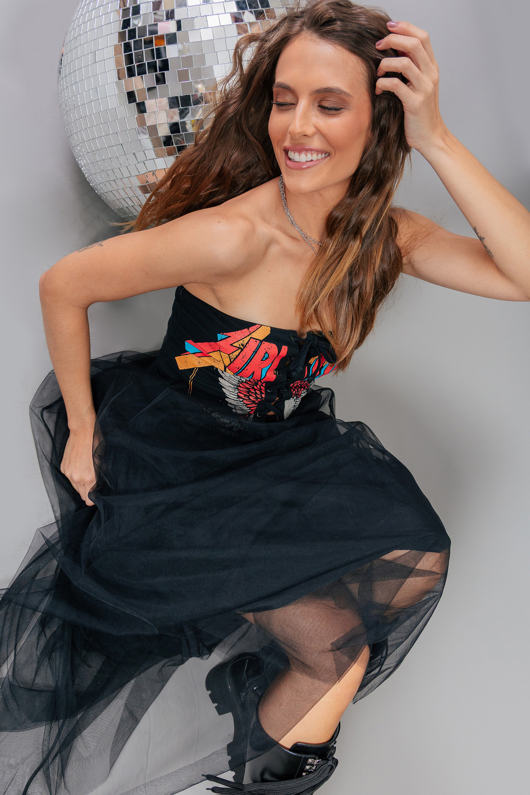 SAIA MIDI DE TULE PRETA COM FORRO