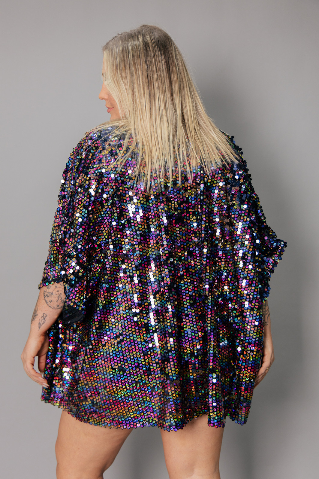 KIMONO DE PAETÊ MULTICOLOR KIMONO DE PAETÊ MULTICOLOR