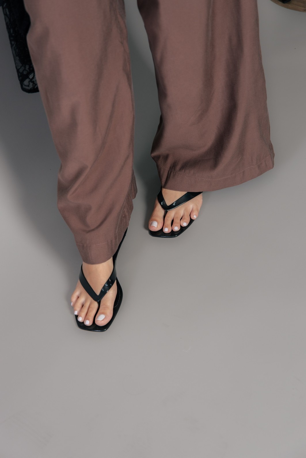 CALÇA ALFAIATARIA CINTURA BAIXA MARROM CALÇA ALFAIATARIA CINTURA BAIXA MARROM