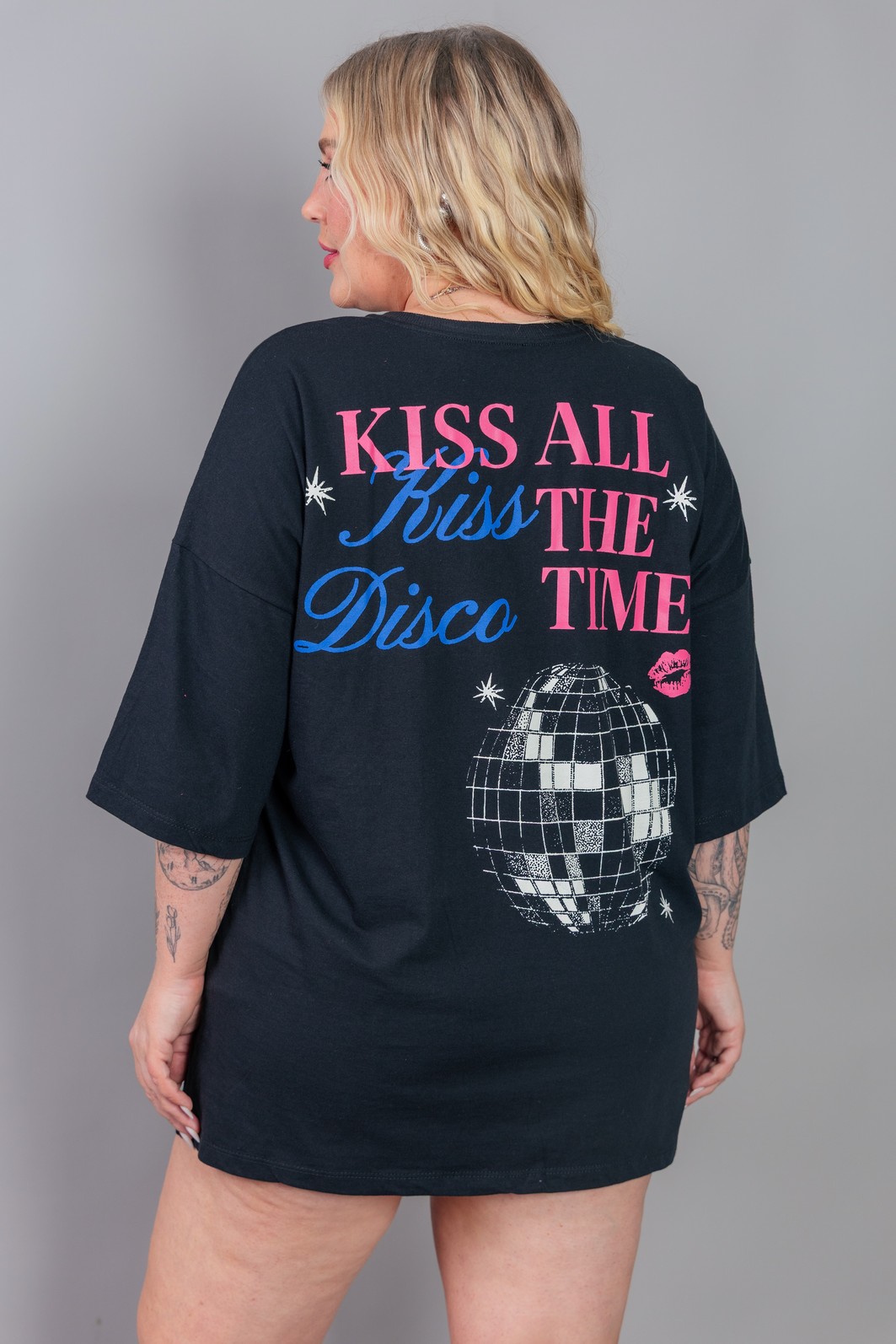 CAMISETA T-SHIRT OVERSIZED PRETA KISS AL THE TIME CAMISETA T-SHIRT OVERSIZED PRETA KISS AL THE TIME