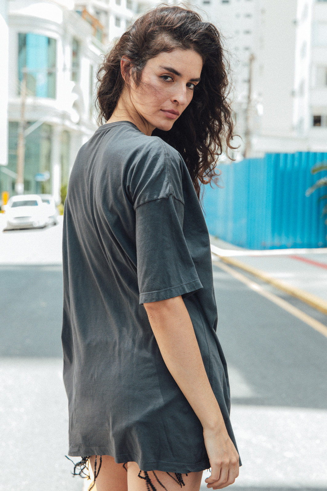 CAMISETA T-SHIRT OVERSIZED CINZA ROCK N GUNS CAMISETA T-SHIRT OVERSIZED CINZA ROCK N GUNS