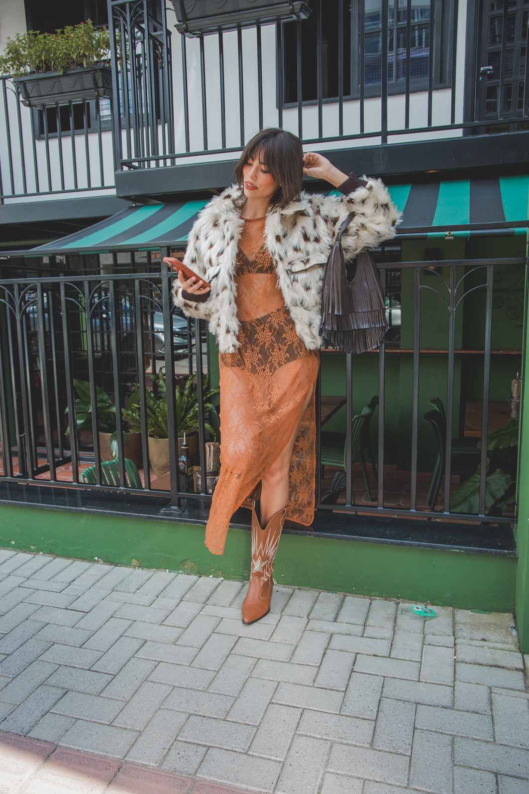 CASACO PELUCIADO COM ZÍPER BAMBI PRINT CASACO PELUCIADO COM ZÍPER BAMBI PRINT