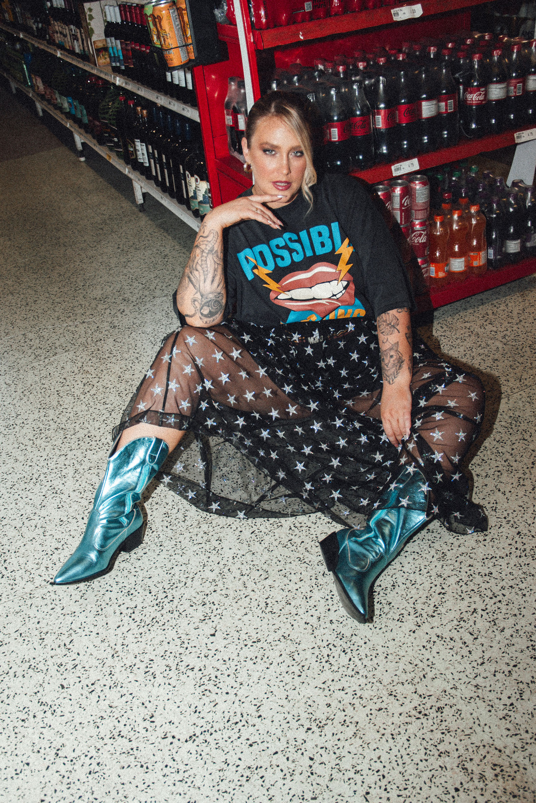 VESTIDO AMPLO COM PREGA COSTAS PRETO MARMORIZADO POSSIBLE VESTIDO AMPLO COM PREGA COSTAS PRETO MARMORIZADO POSSIBLE