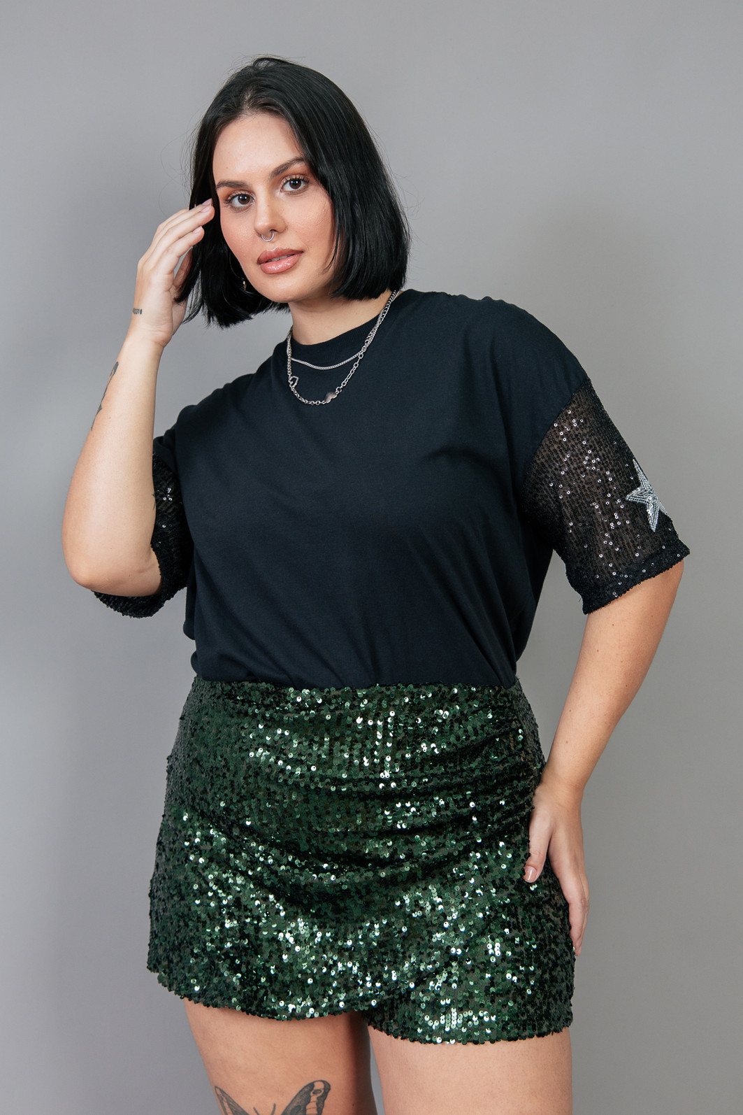 T-SHIRT VINTAGE COM PAETÊS E MALHA COM BORDADO E FRANJAS