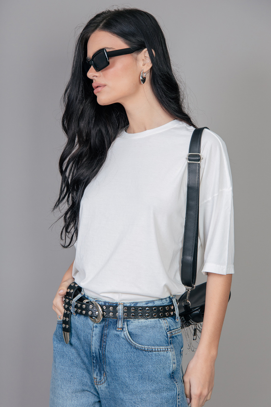 CAMISETA T-SHIRT OVERSIZED BÁSICA OFF WHTE CAMISETA T-SHIRT OVERSIZED BÁSICA OFF WHTE