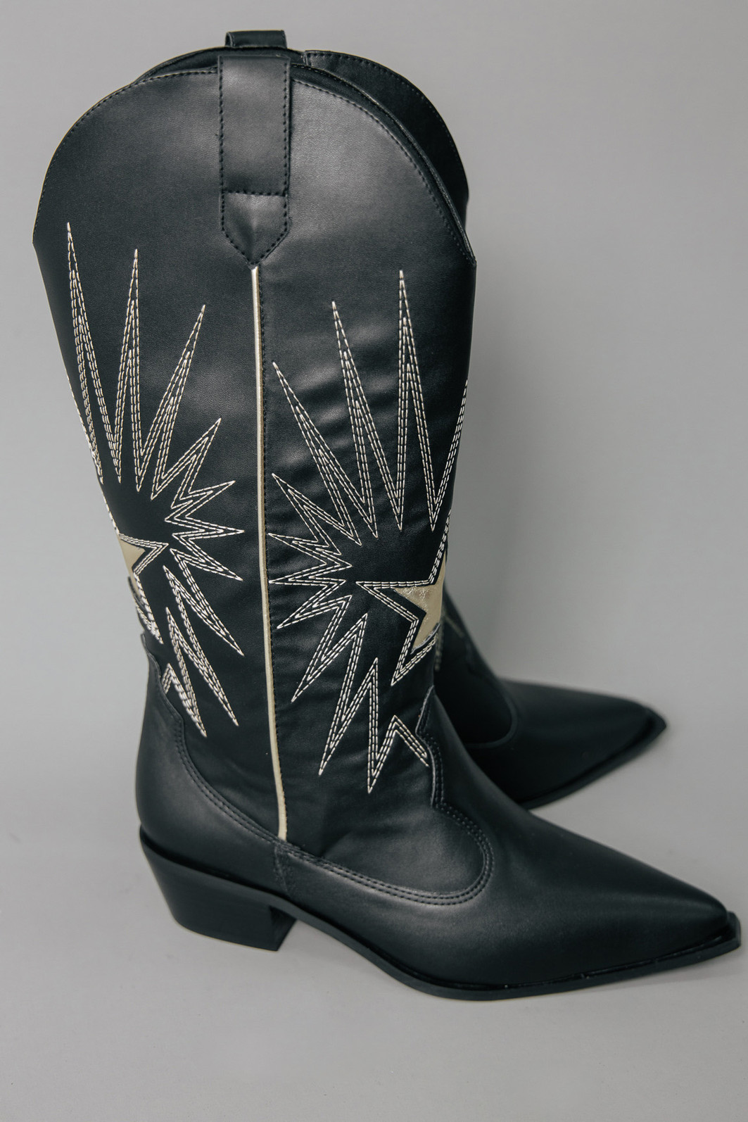 BOTA WESTERN BORDADA SPARKLE PRETA