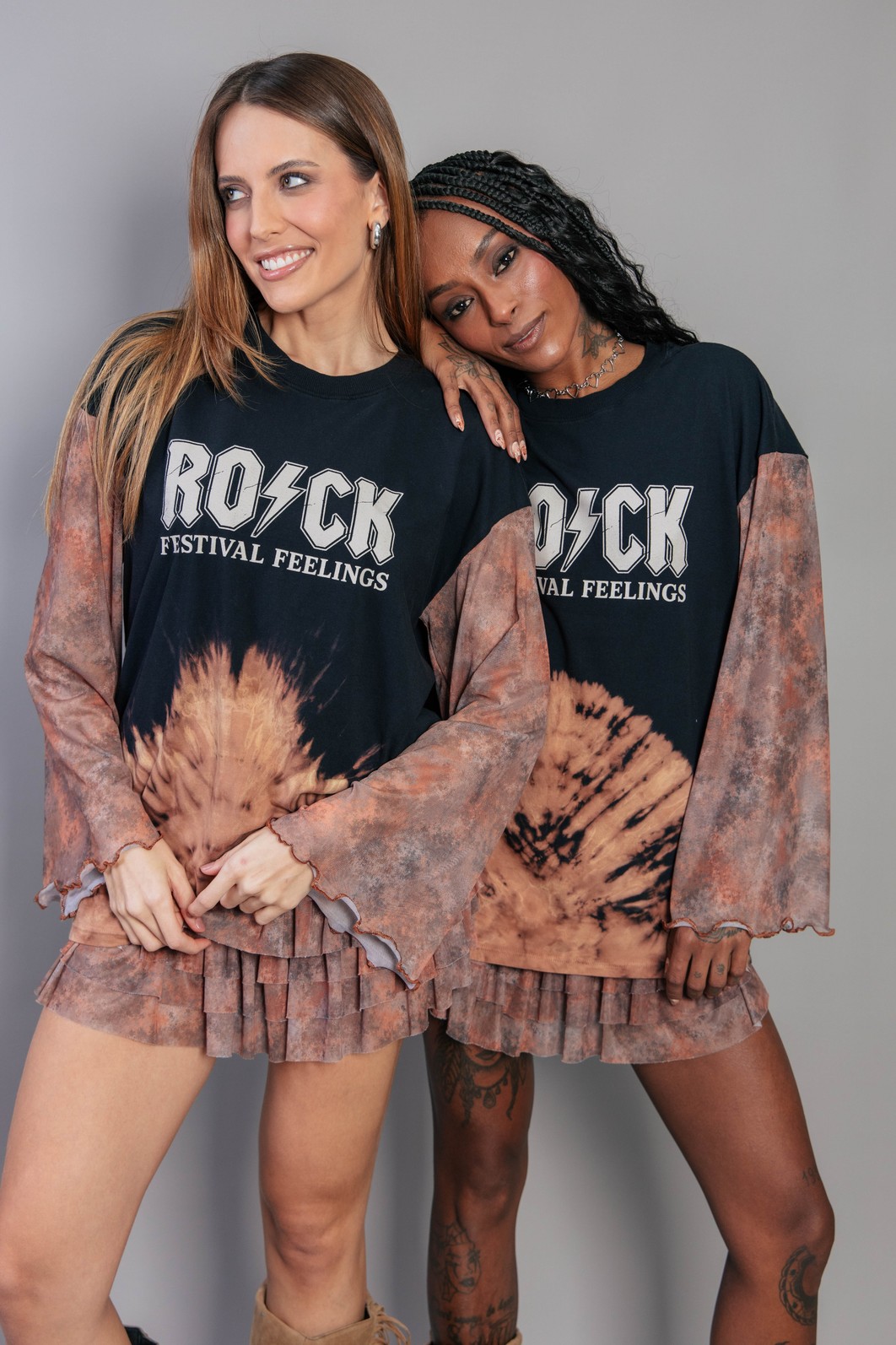 BLUSA PRETA COM MANGAS AMPLAS EM TULE ROCK BLUSA PRETA COM MANGAS AMPLAS EM TULE ROCK