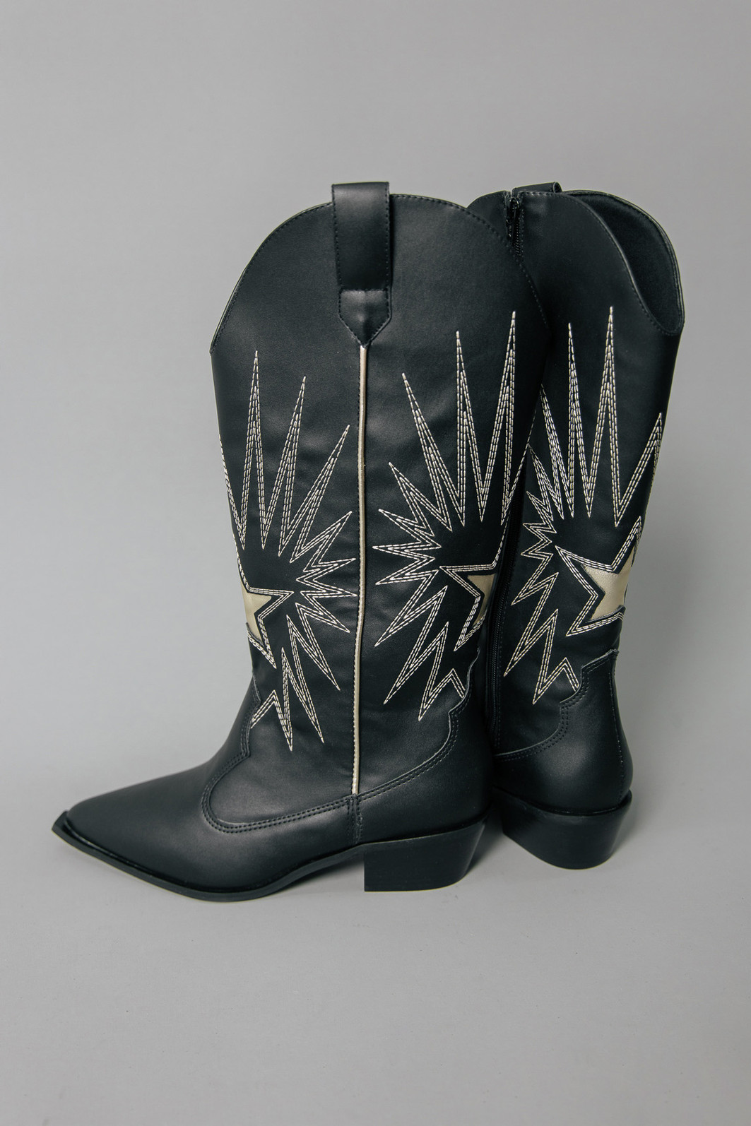 BOTA WESTERN BORDADA SPARKLE PRETA