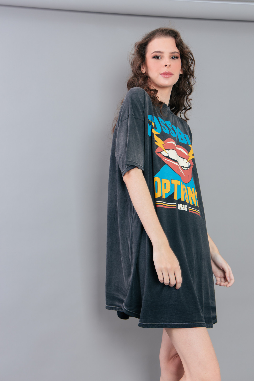 VESTIDO AMPLO COM PREGA COSTAS PRETO MARMORIZADO POSSIBLE VESTIDO AMPLO COM PREGA COSTAS PRETO MARMORIZADO POSSIBLE