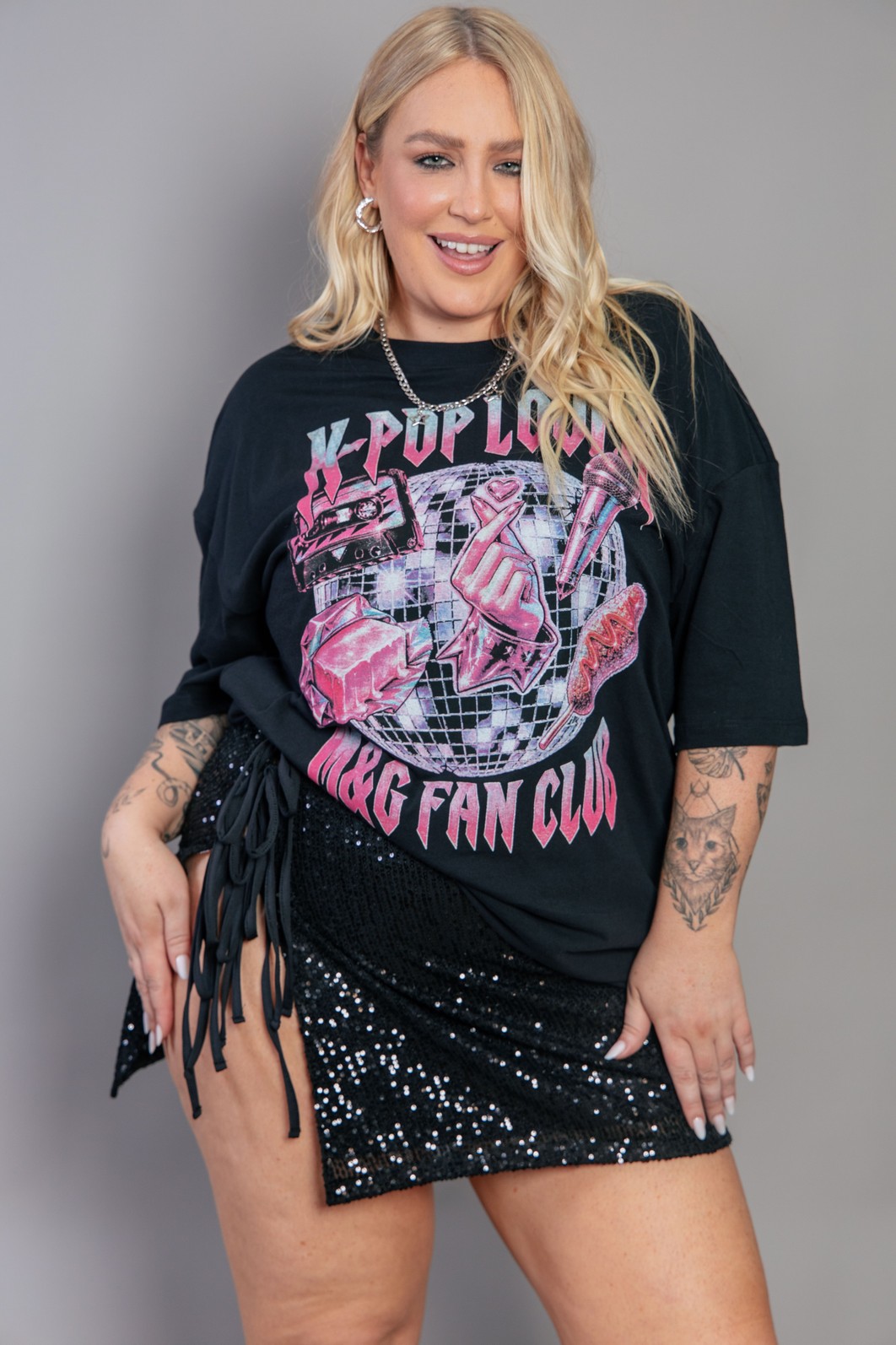 CAMISETA T-SHIRT VINTAGE PRETA K-POP POWER CAMISETA T-SHIRT VINTAGE PRETA K-POP POWER