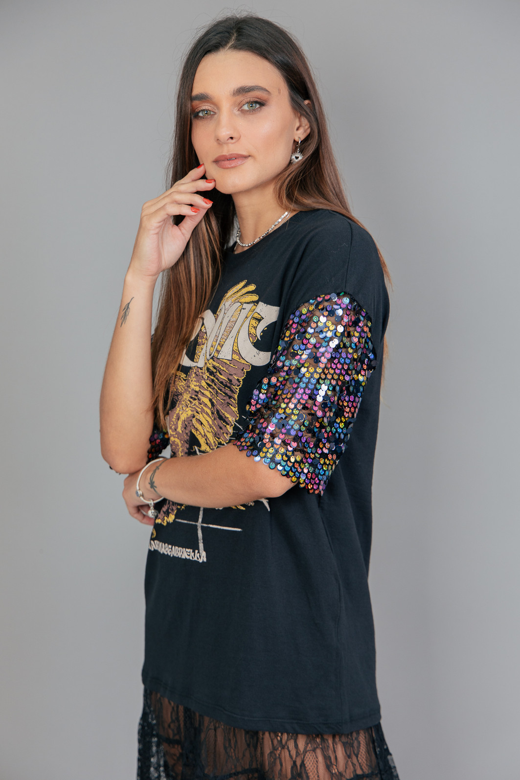 T-SHIRT VINTAGE COM MANGAS PAETÊ MULTICOLOR IRONIC T-SHIRT VINTAGE COM MANGAS PAETÊ MULTICOLOR IRONIC