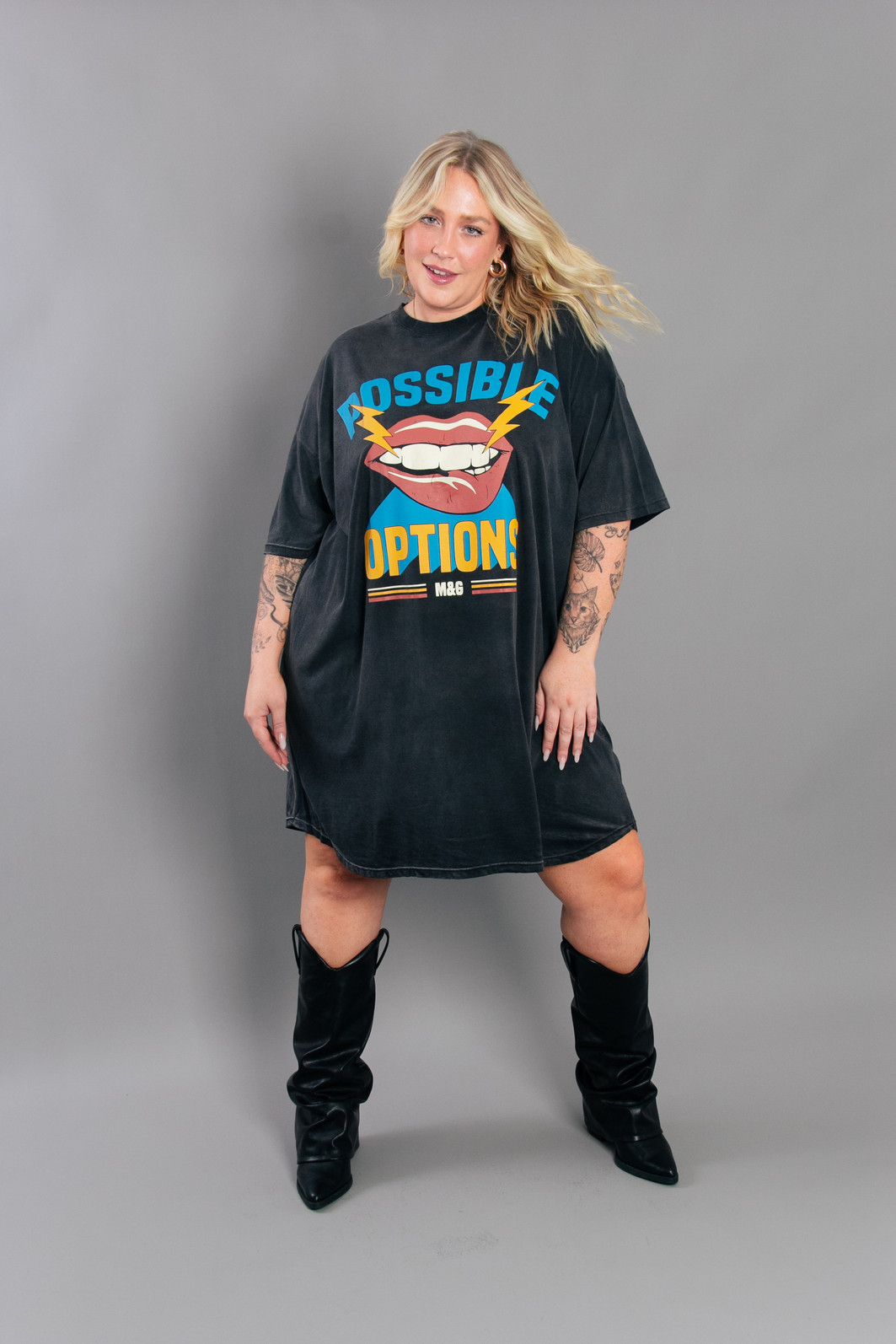 VESTIDO AMPLO COM PREGA COSTAS PRETO MARMORIZADO POSSIBLE VESTIDO AMPLO COM PREGA COSTAS PRETO MARMORIZADO POSSIBLE