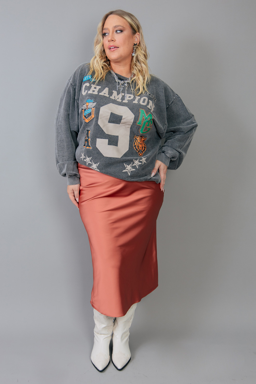 SAIA MIDI DE CETIM SEM FORRO MARSALA SAIA MIDI DE CETIM SEM FORRO MARSALA