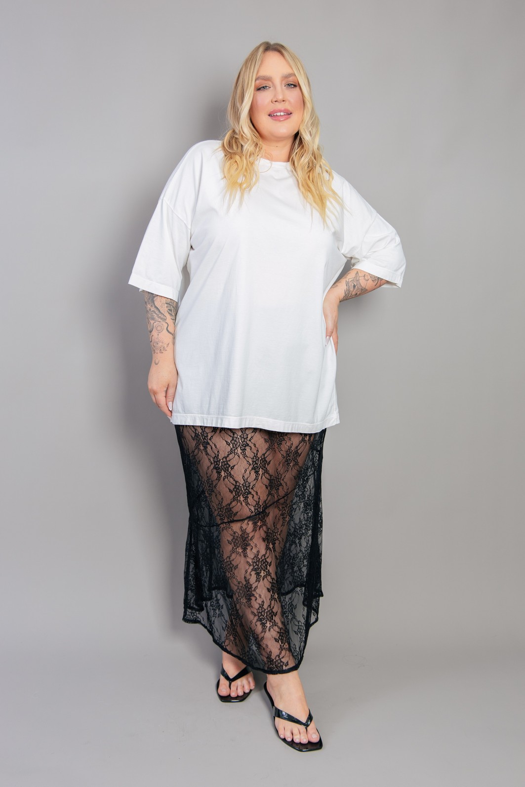 SAIA DE RENDA MIDI SEM FORRO PRETO SAIA DE RENDA MIDI SEM FORRO PRETO
