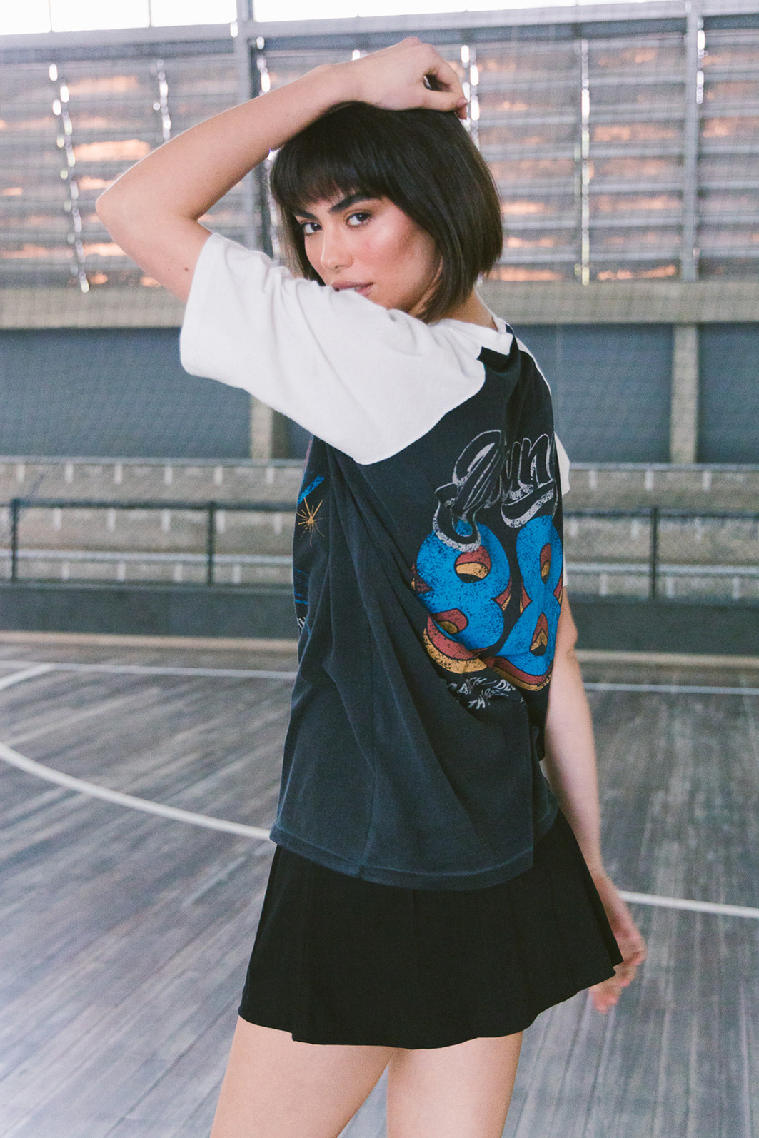 SHORT SAIA PRETO DE PREGAS SHORT SAIA PRETO DE PREGAS