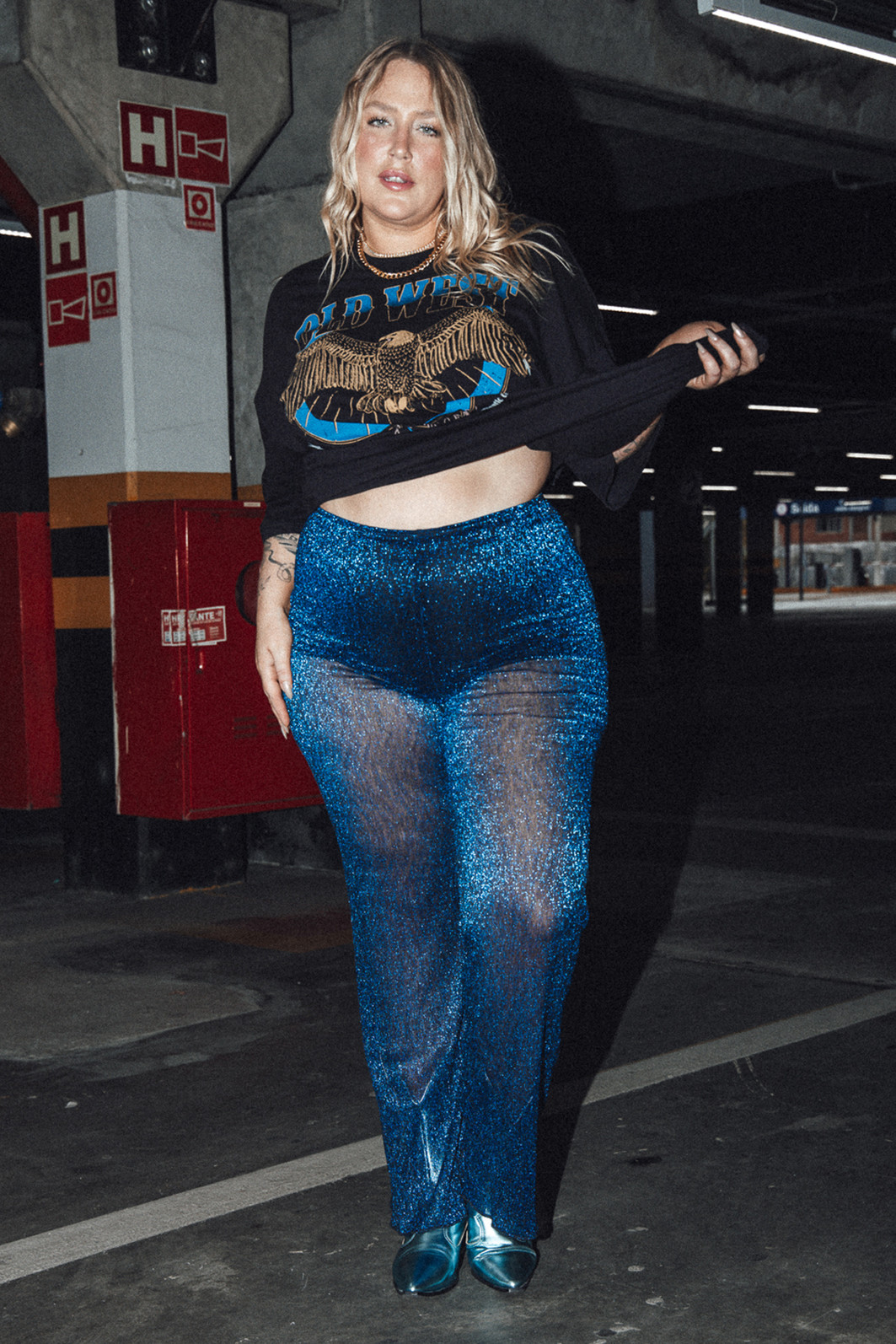 CALÇA LUREX BRILHO AZUL COM FORRO CALÇA LUREX BRILHO AZUL COM FORRO