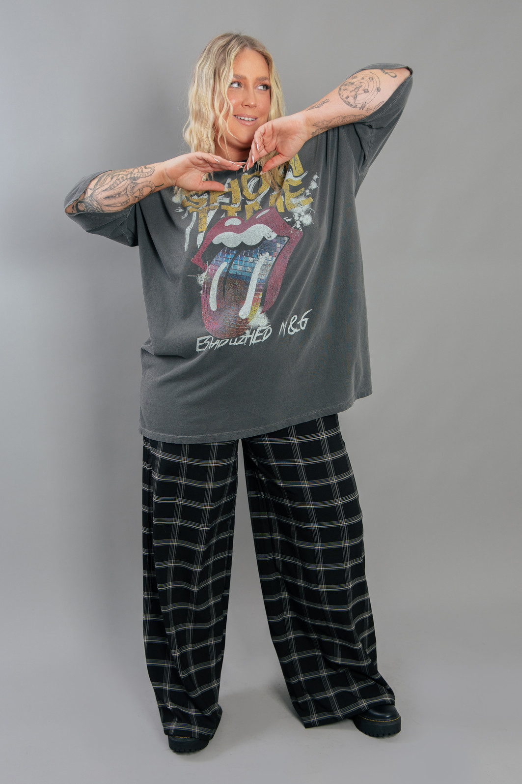 CAMISETA T-SHIRT OVERSIZED CHUMBO SHOW TIME