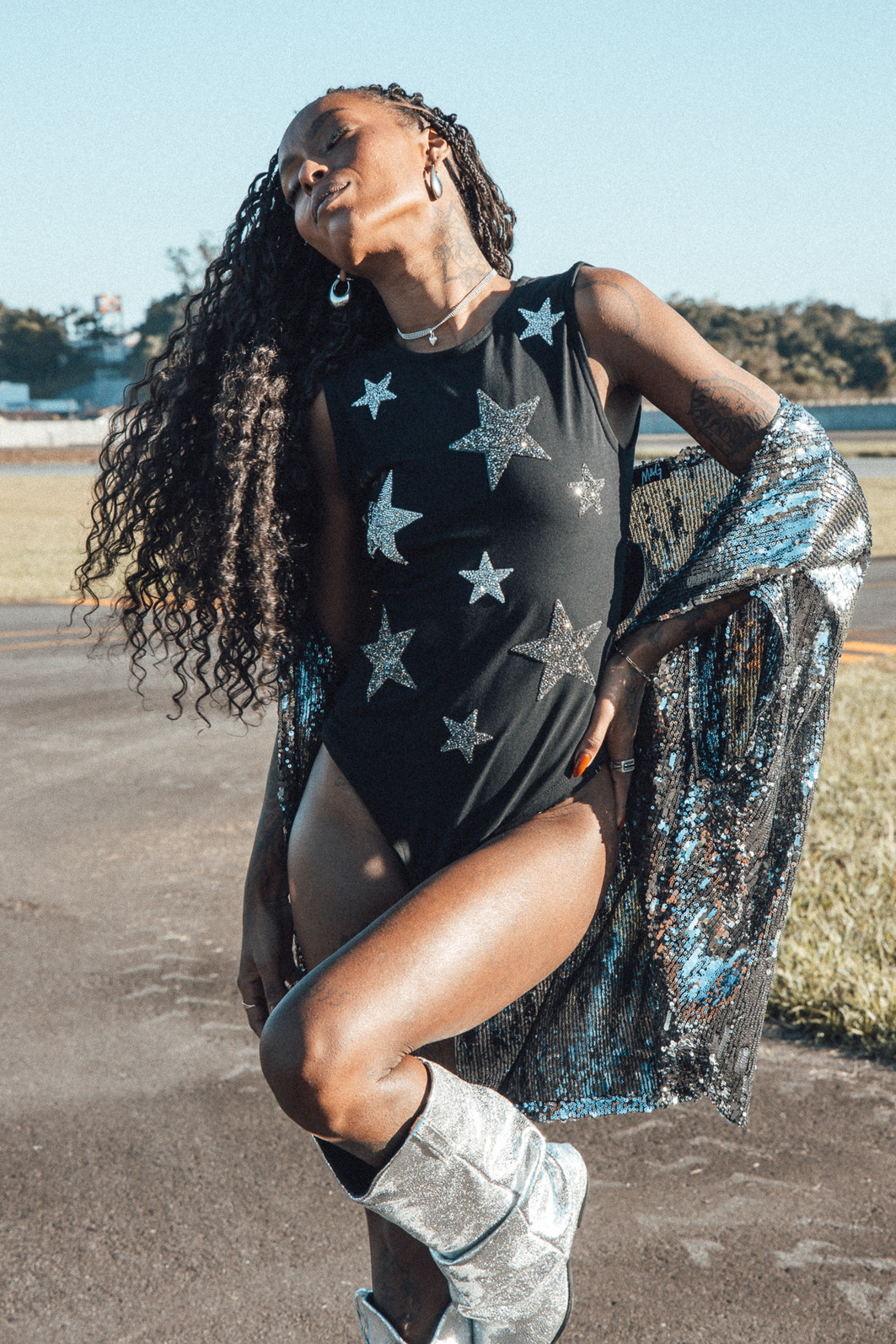 BODY DE COTTON PRETO COM APLICAÇÃO DE ESTRELAS BRILHANTES BODY DE COTTON PRETO COM APLICAÇÃO DE ESTRELAS BRILHANTES