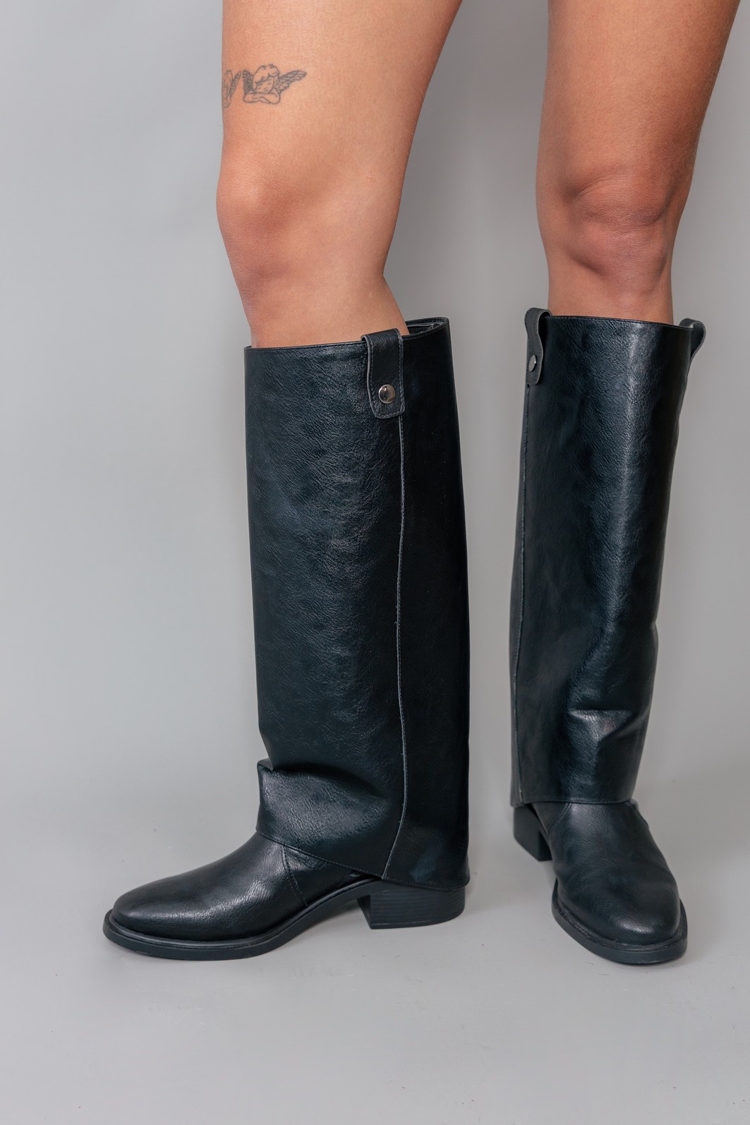 BOTA CAPA SLOUCH PRETA BOTA CAPA SLOUCH PRETA