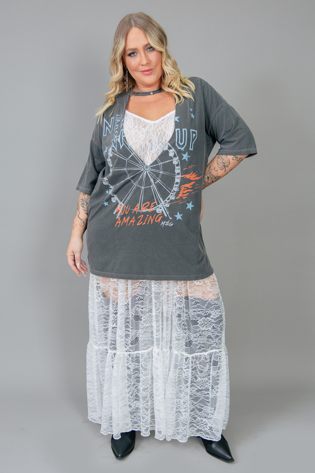 CAMISETA T-SHIRT OVERSIZED CHUMBO COM DECOTE NEVER GIVE UP