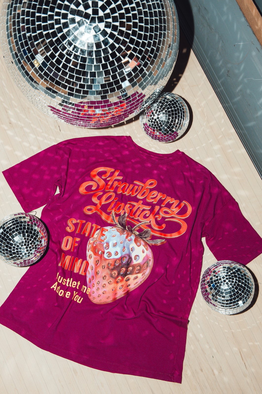 CAMISETA T-SHIRT VINTAGE OVERSIZED STRAWBERRY CAMISETA T-SHIRT VINTAGE OVERSIZED STRAWBERRY