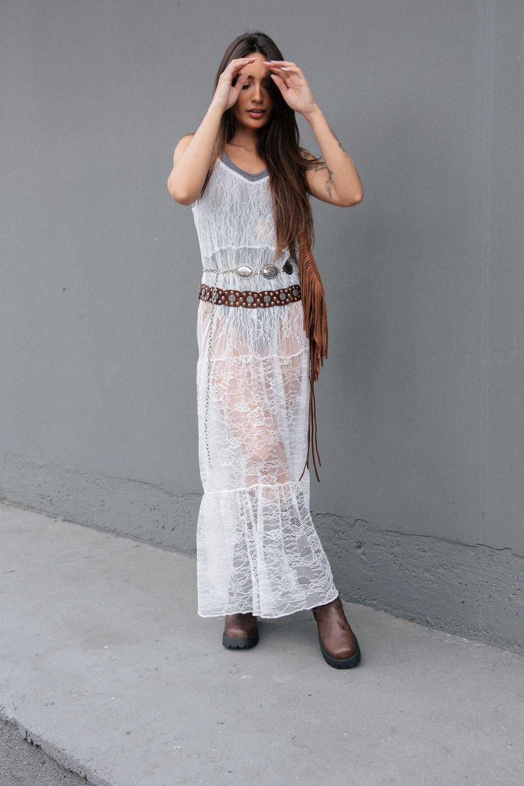 VESTIDO AMPLO DE RENDA OFF WHITE VESTIDO AMPLO DE RENDA OFF WHITE