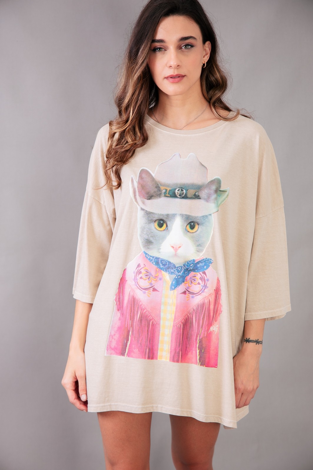CAMISETA T-SHIRT OVERSIZED BEGE CAT COWBOY