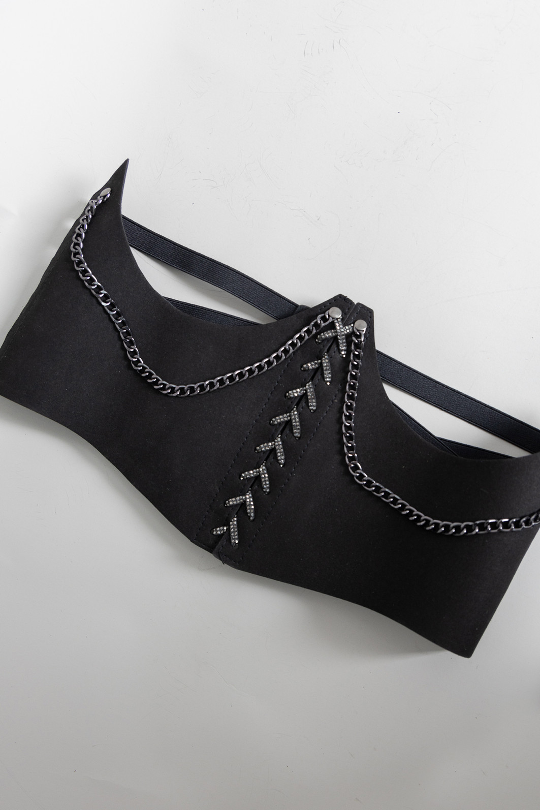 CORSET PRETO COM CORRENTES CORSET PRETO COM CORRENTES