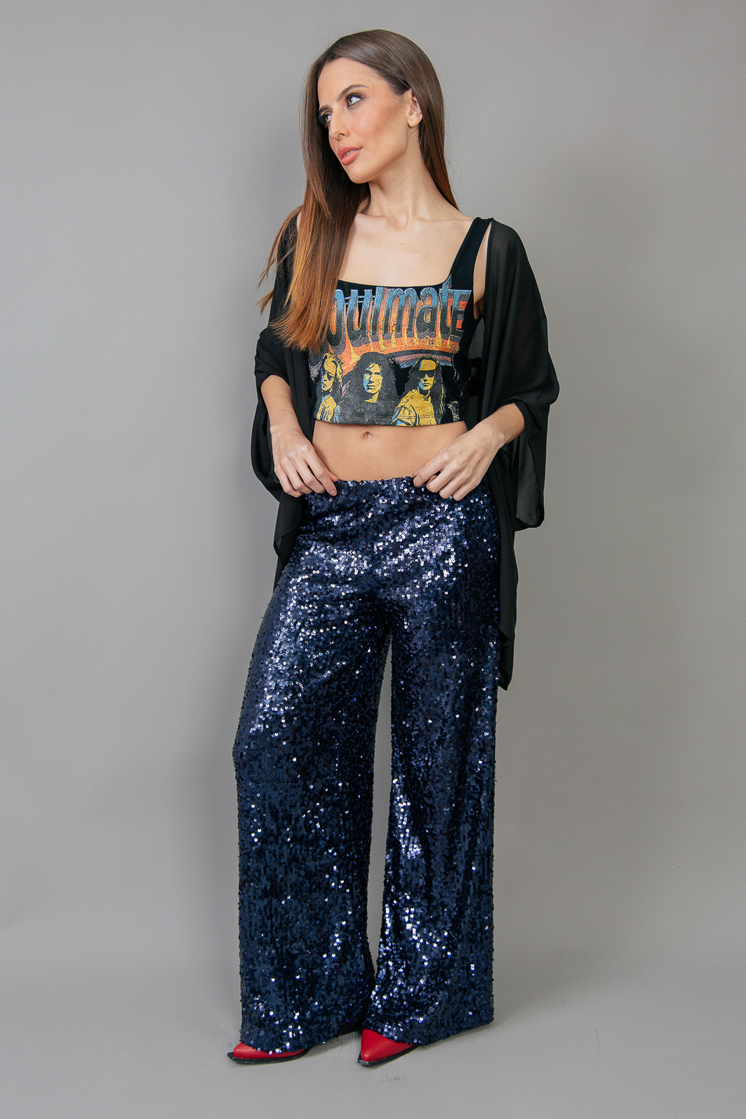 KIMONO PRETO DE TECIDO COM BORDADO DE PAETÊ PLANETA KIMONO PRETO DE TECIDO COM BORDADO DE PAETÊ PLANETA