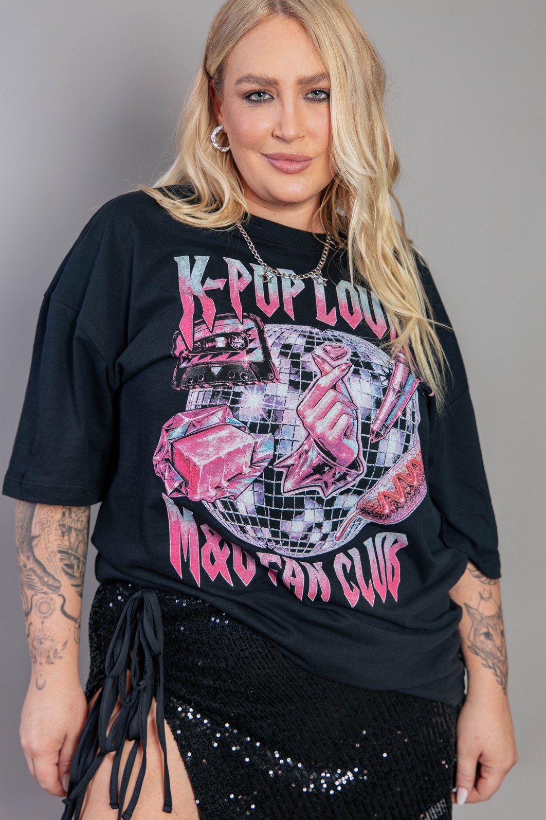 CAMISETA T-SHIRT VINTAGE PRETA K-POP POWER CAMISETA T-SHIRT VINTAGE PRETA K-POP POWER