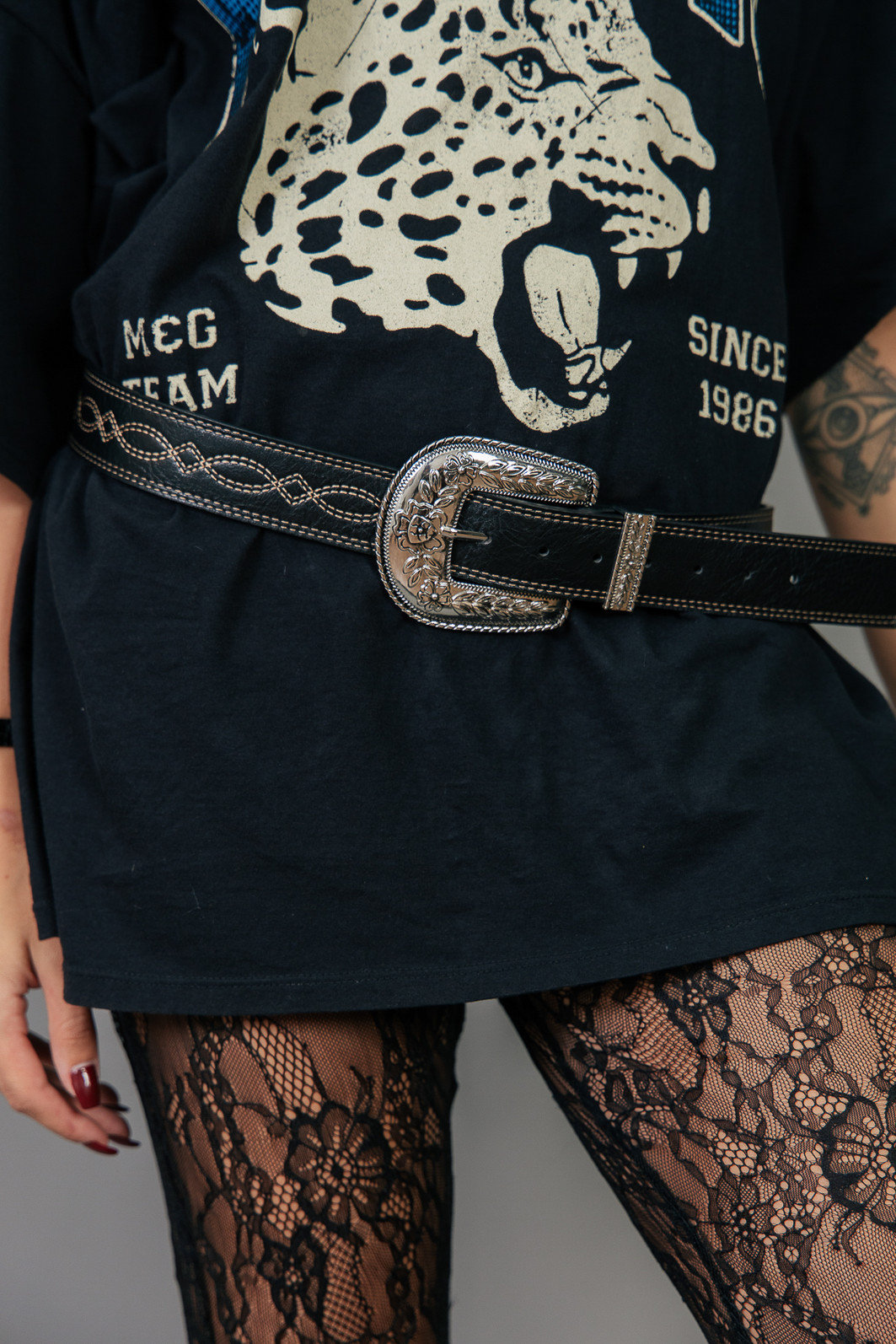 CINTO VINTAGE BOHO PRETO COM BORDADO CINTO VINTAGE BOHO PRETO COM BORDADO