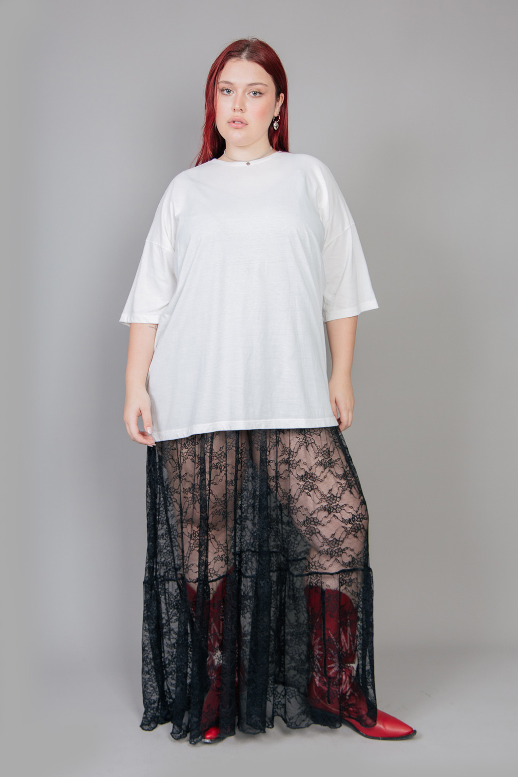 CAMISETA T-SHIRT OVERSIZED BÁSICA OFF WHTE CAMISETA T-SHIRT OVERSIZED BÁSICA OFF WHTE